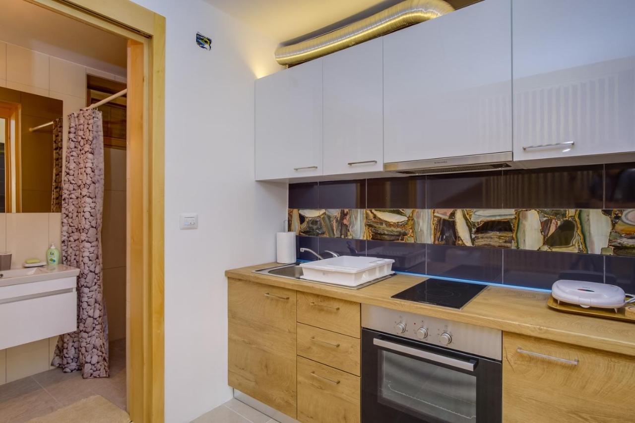 Elegant Apartment Iris Mali Lošinj Esterno foto